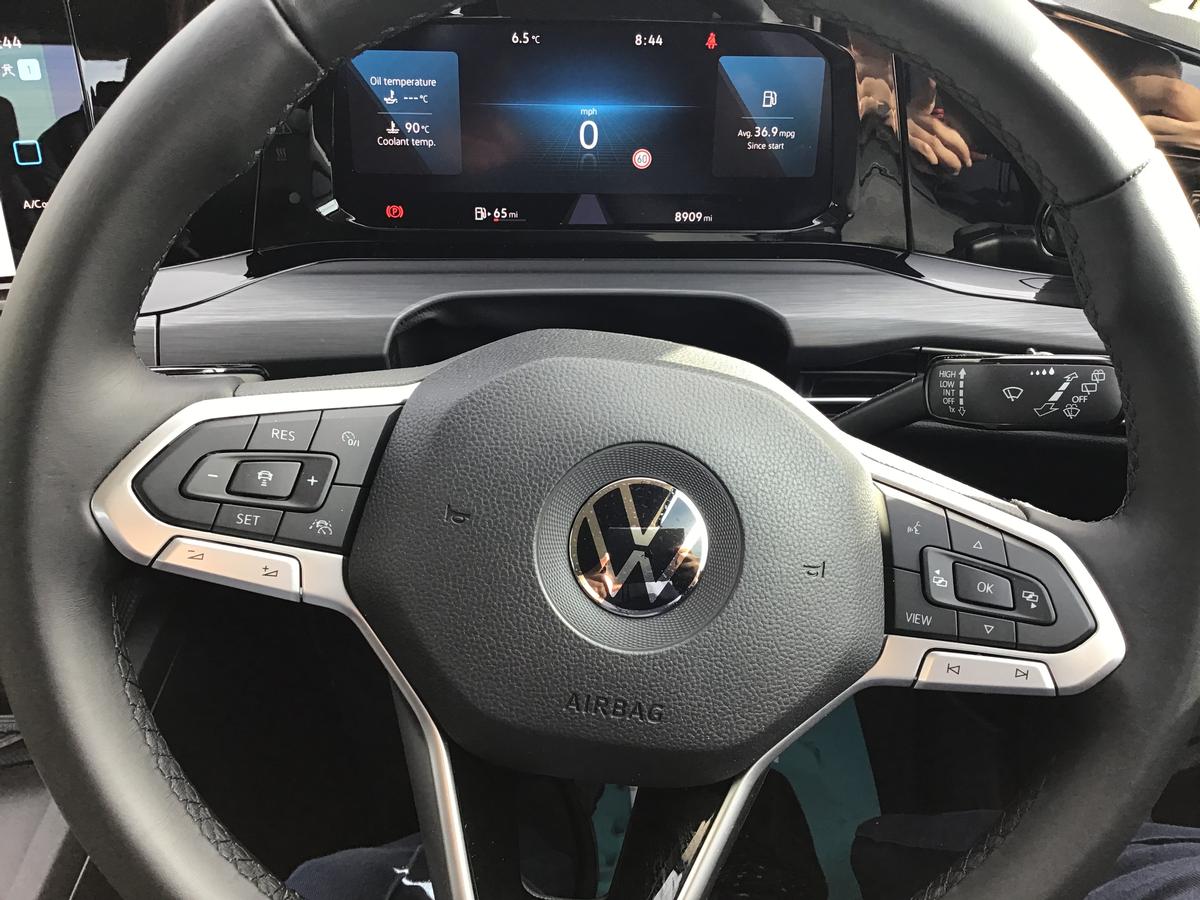 Volkswagen  - Golf