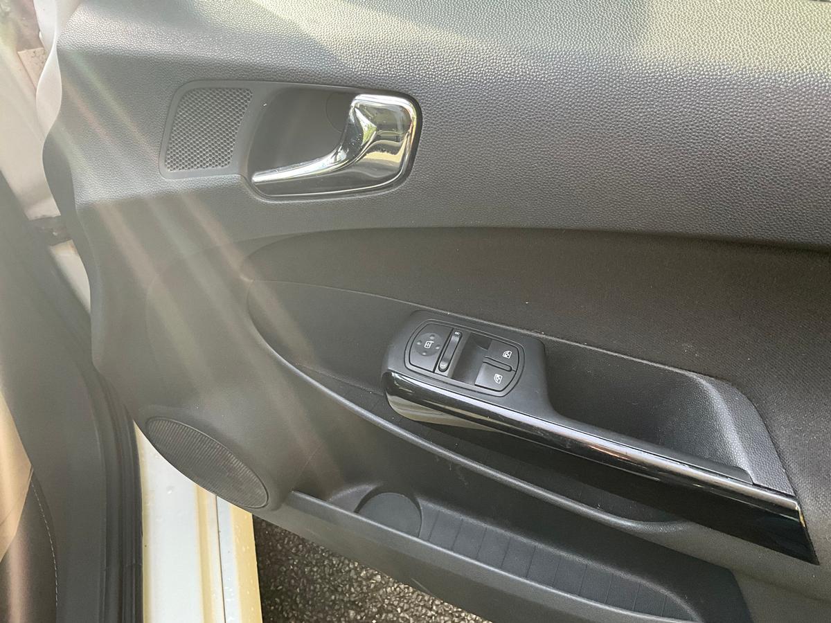 Vauxhall - Corsa