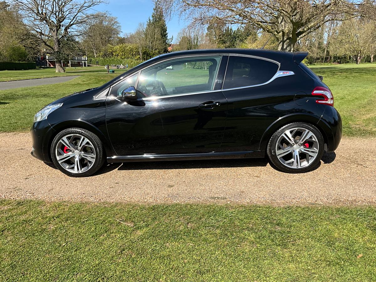PEUGOET - 208 Gti